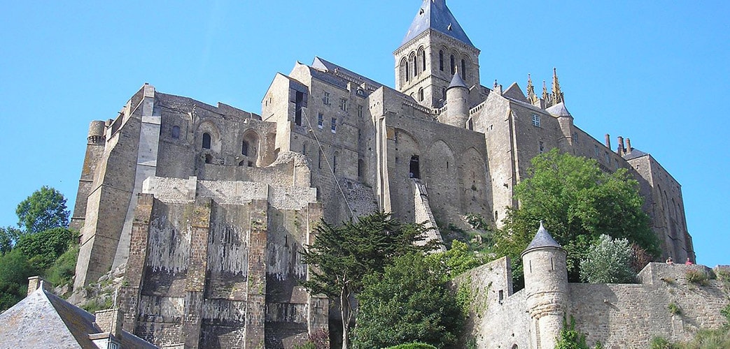 Mont Saint Michel Tour - Day trip from Paris in English